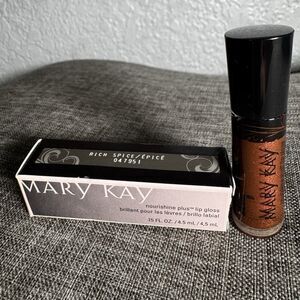 New IN Box Mary Kay Nourishine Plus Lip Gloss Rich Spice 047951 Full Size .15 Oz